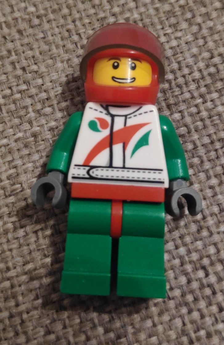 Figurka LEGO City Kierowca rajdowy