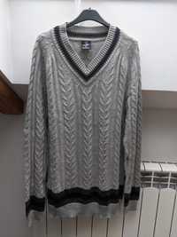 Sweter szary w serek