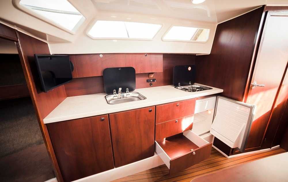 Czarter / wynajem jachtu Calipso 750 - HouseBoat bez uprawnień Mazury