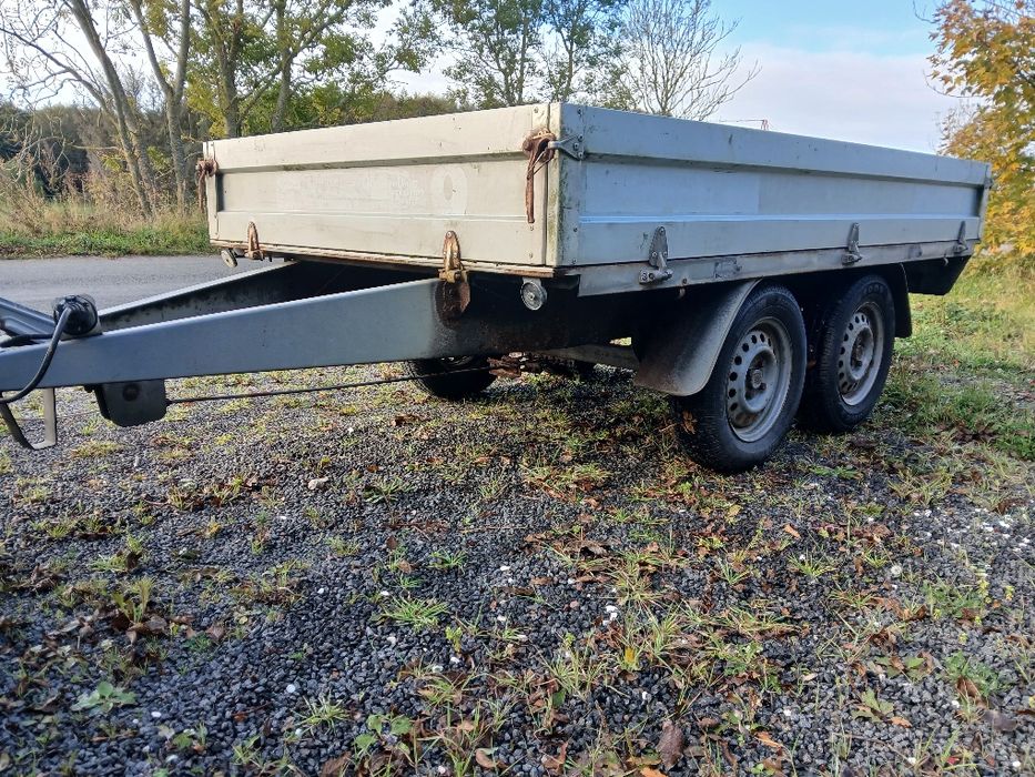 Przyczepa samochodowa Variant 1000 kg pod minikoparkę