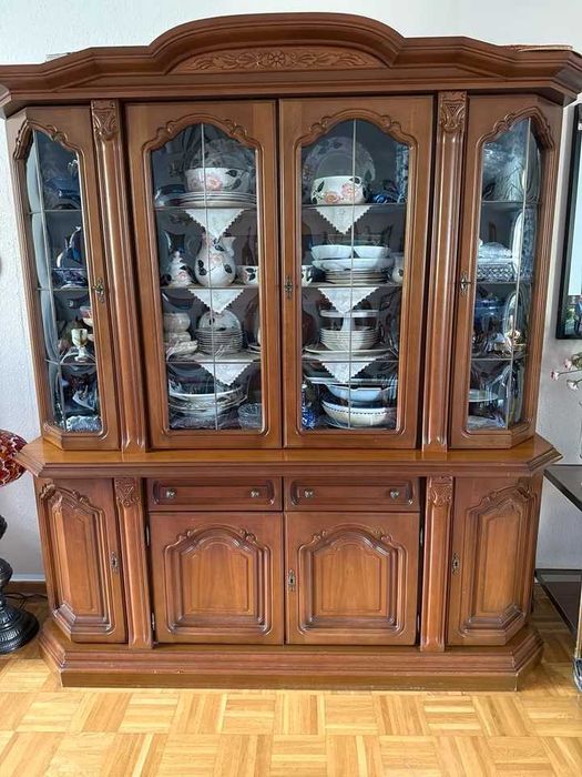 вітрина -буфет горіх