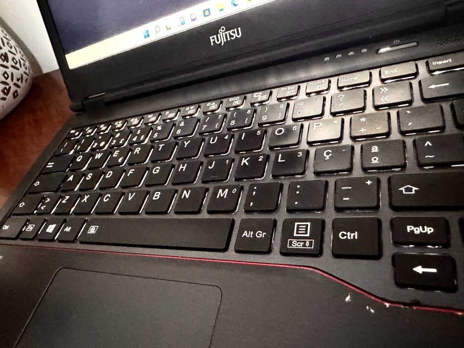 Fujitsu LifeBook U747 14.1" FullHD / i5-6300u / 16GB RAM / 256GB SSD64284585250561121