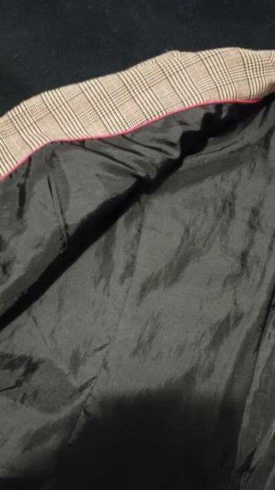 Żakiet typu 'frak' w stylową kratę