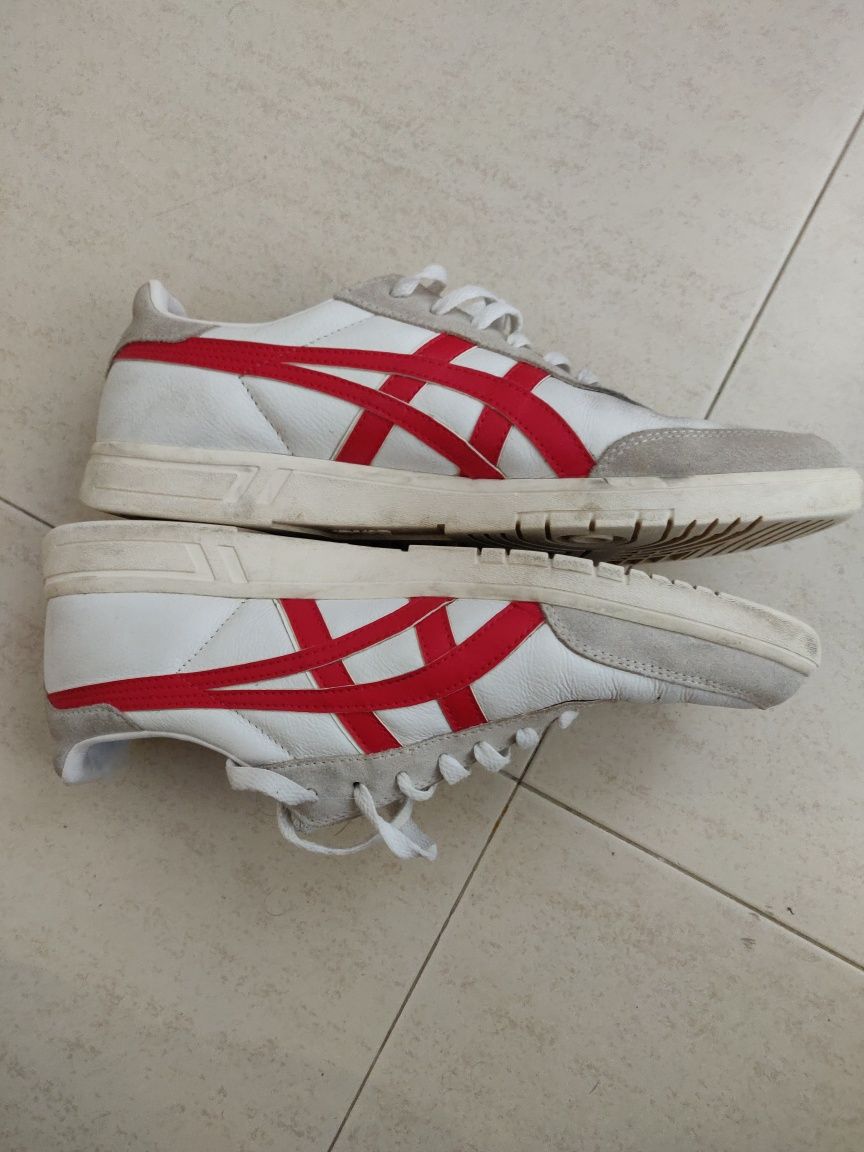Tênis asics em bom estado