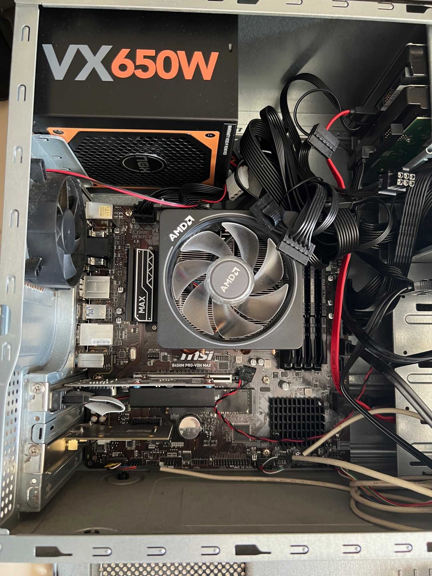 Torre PC utilizado como Servidor