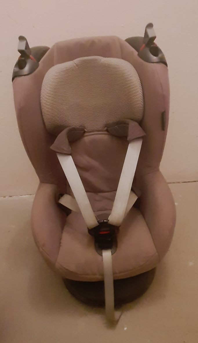 2 foteliki samochodowe Maxi Cosi Tobi 9-18 (9mies - 4 lata)kg