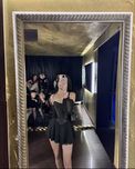 Чорний топ-корсет з відкритими плечима та прозорим рукавом