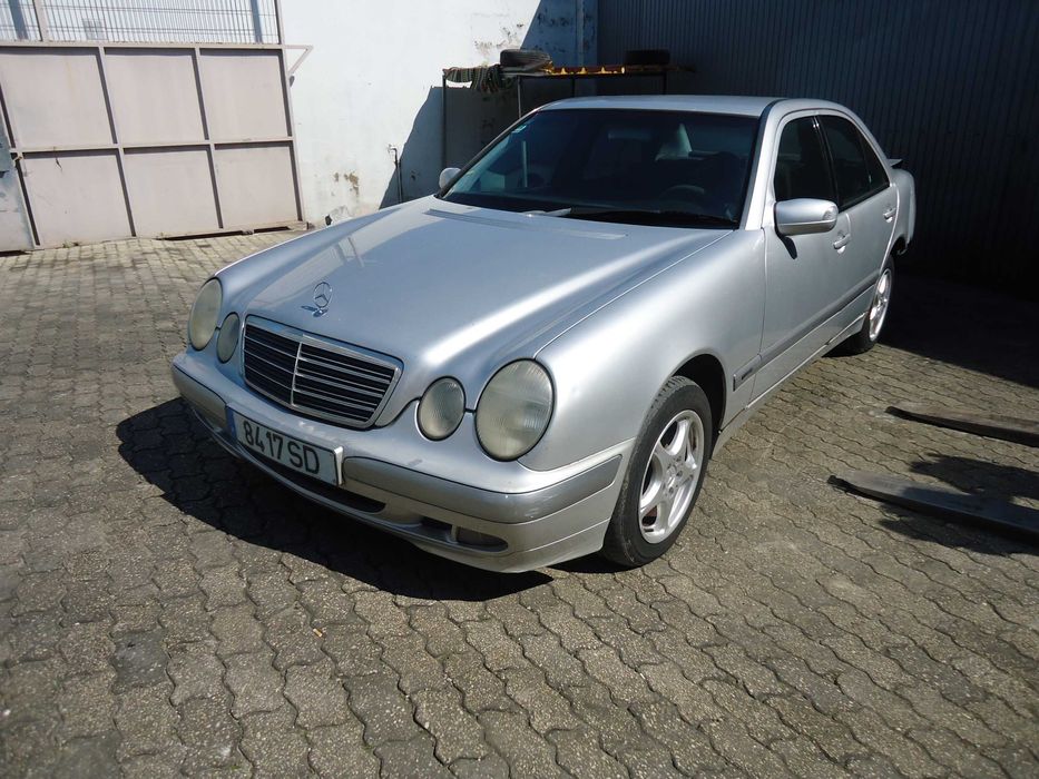 Mercedes E 220 cdi 143cv de 2001 só ás peças