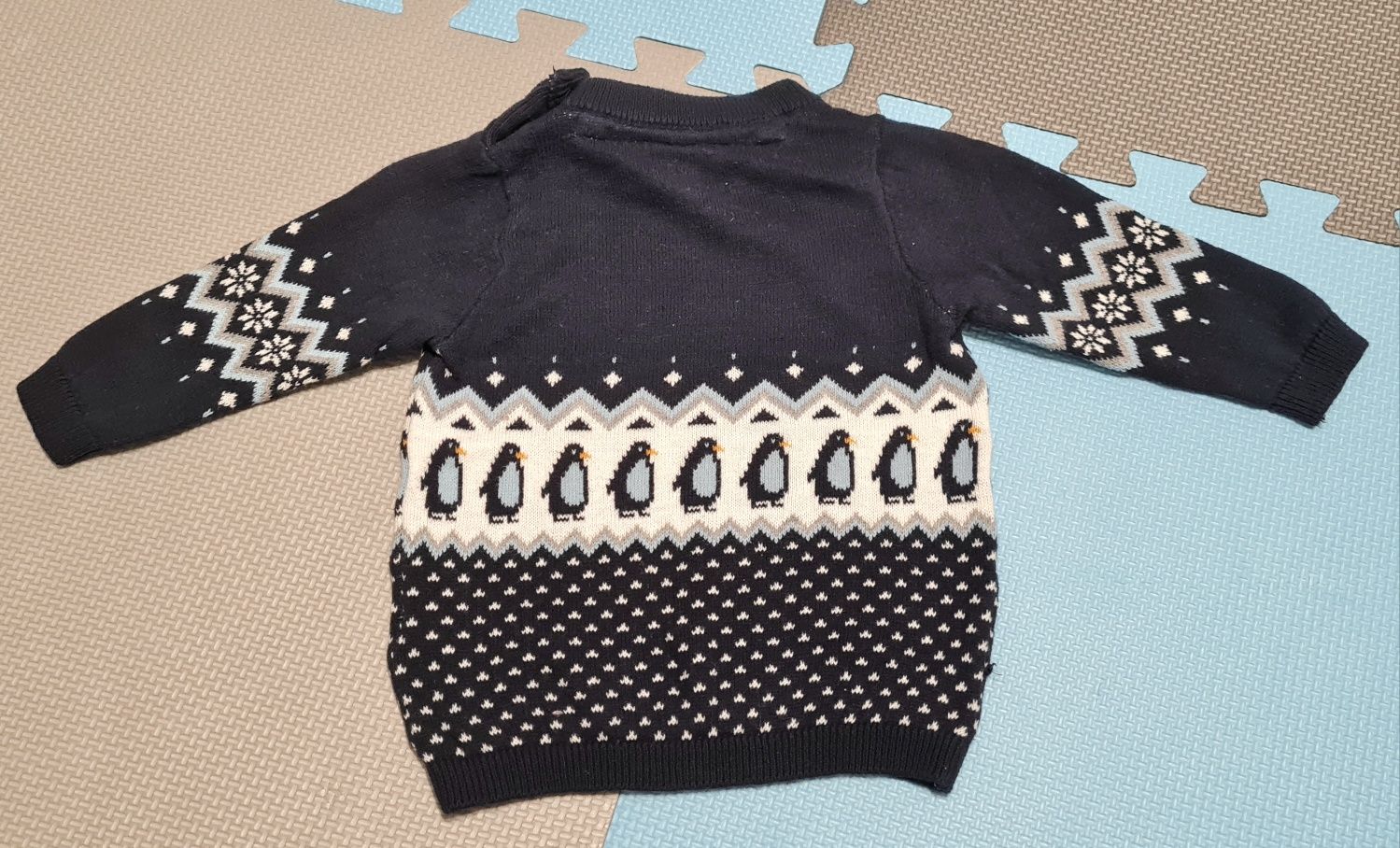 Sweterek w pingwiny rozm. 68, H&M