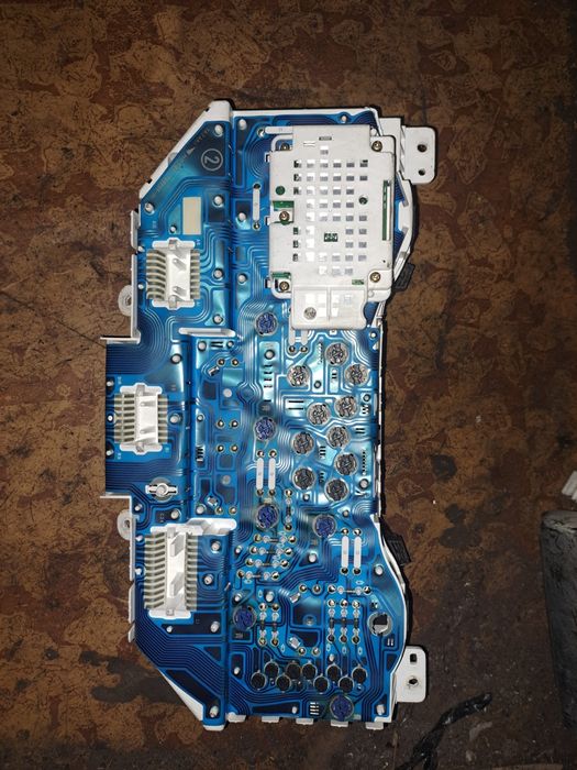 MR951172 Прибоона панель Mitsubishi Pajero Wagon 3 3.2 D