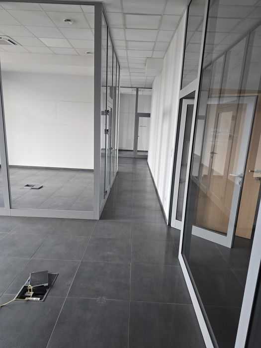 PILNE. drzwi aluminiowe ze szklanymi ściankami do biura