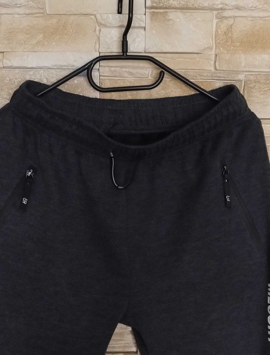 Spodnie dresowe r. 36