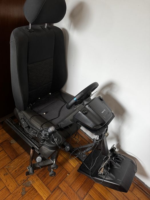 Cockpit + logitech G29 c/shifter