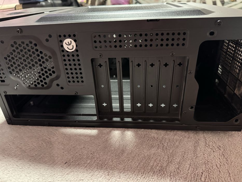 Продам б/у корпус для пк с дисководом