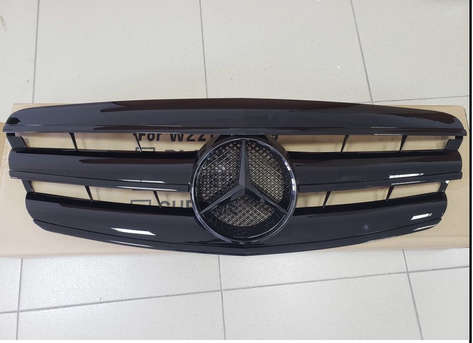 Решетка радиатора Mercedes S W221 2005-2009 Черная Мерседес