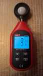 Medidor de luz UNI-T UT383