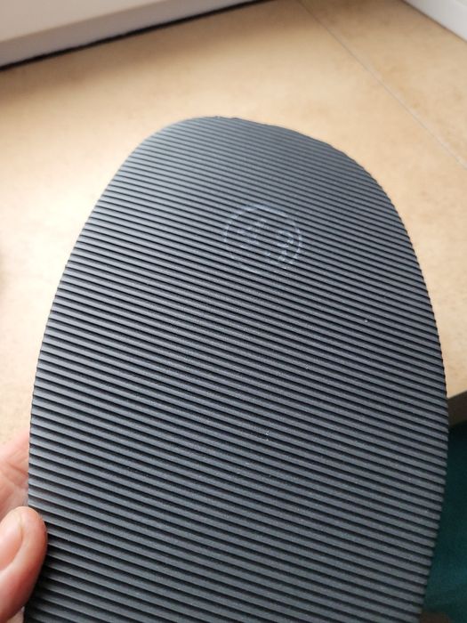 Nowe ciepłe kapcie męskie 43