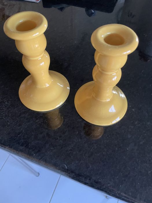 Castiçais em louça - conjunto de duas peças