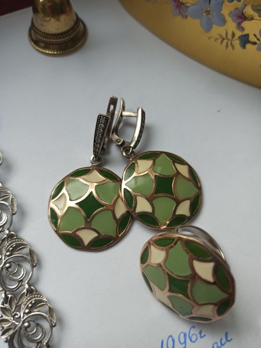 Срібло срібні прикраси