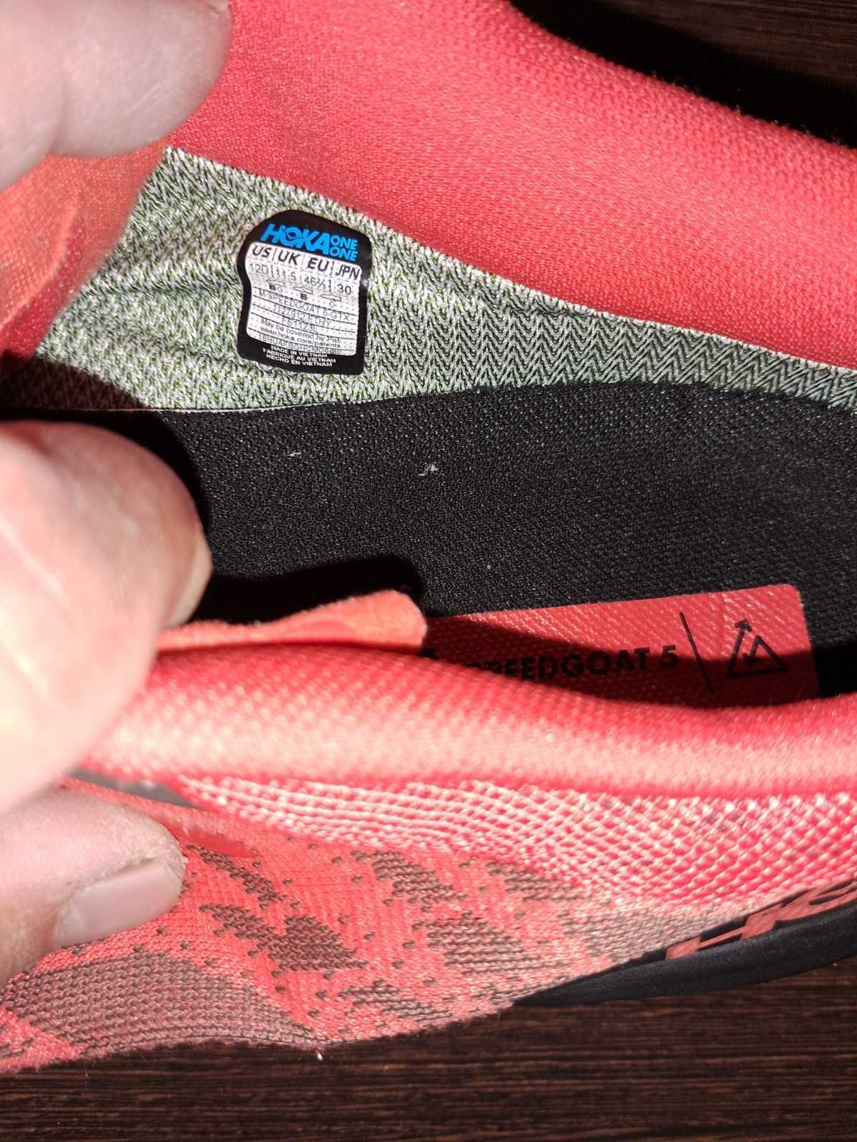 кросівки Hoka Speedgoat 5 GTX.     Р 46 2/3.  30см