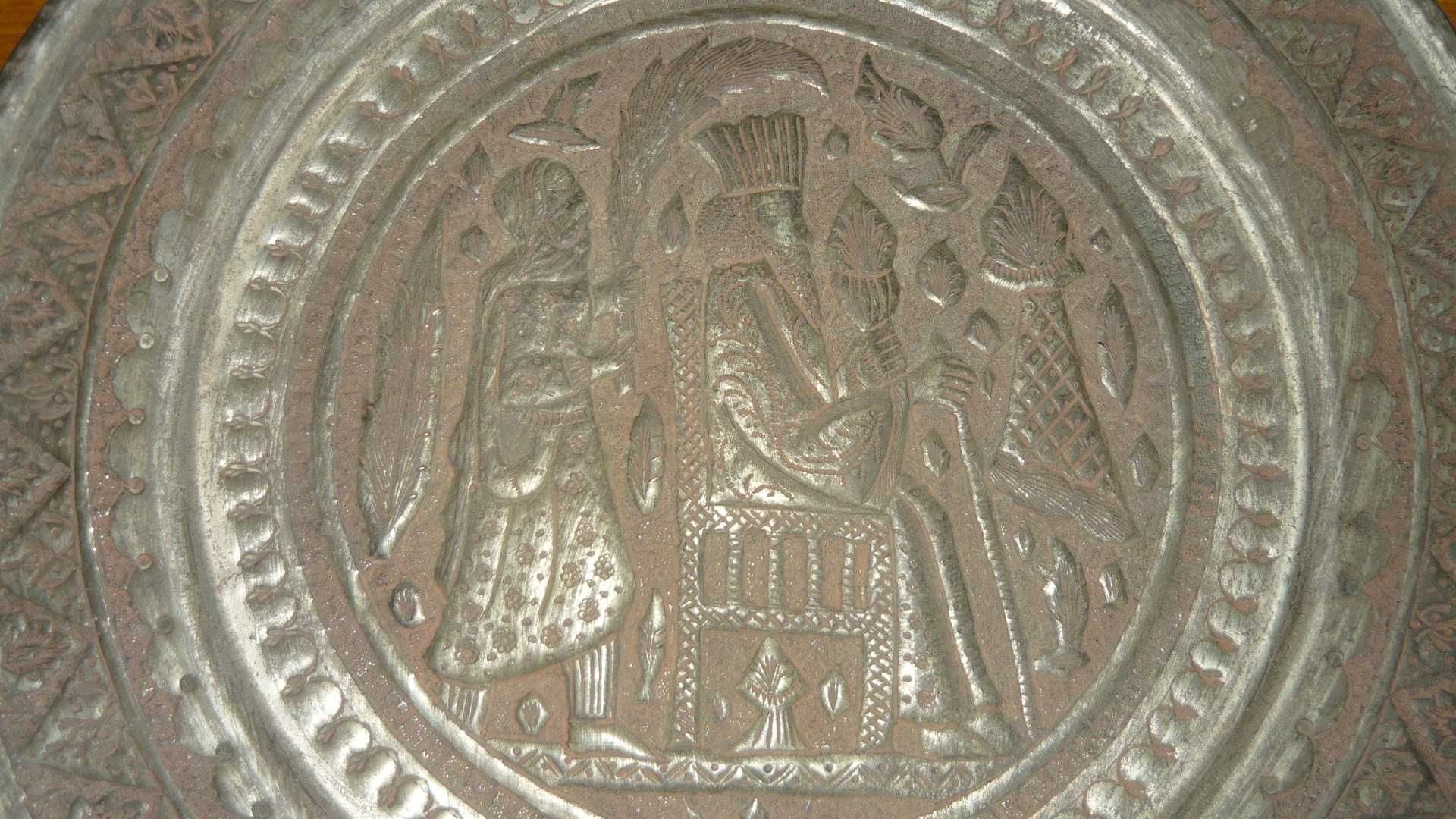 Talerz Perski król Dariusz miedziany srebrzony stary ozdobny