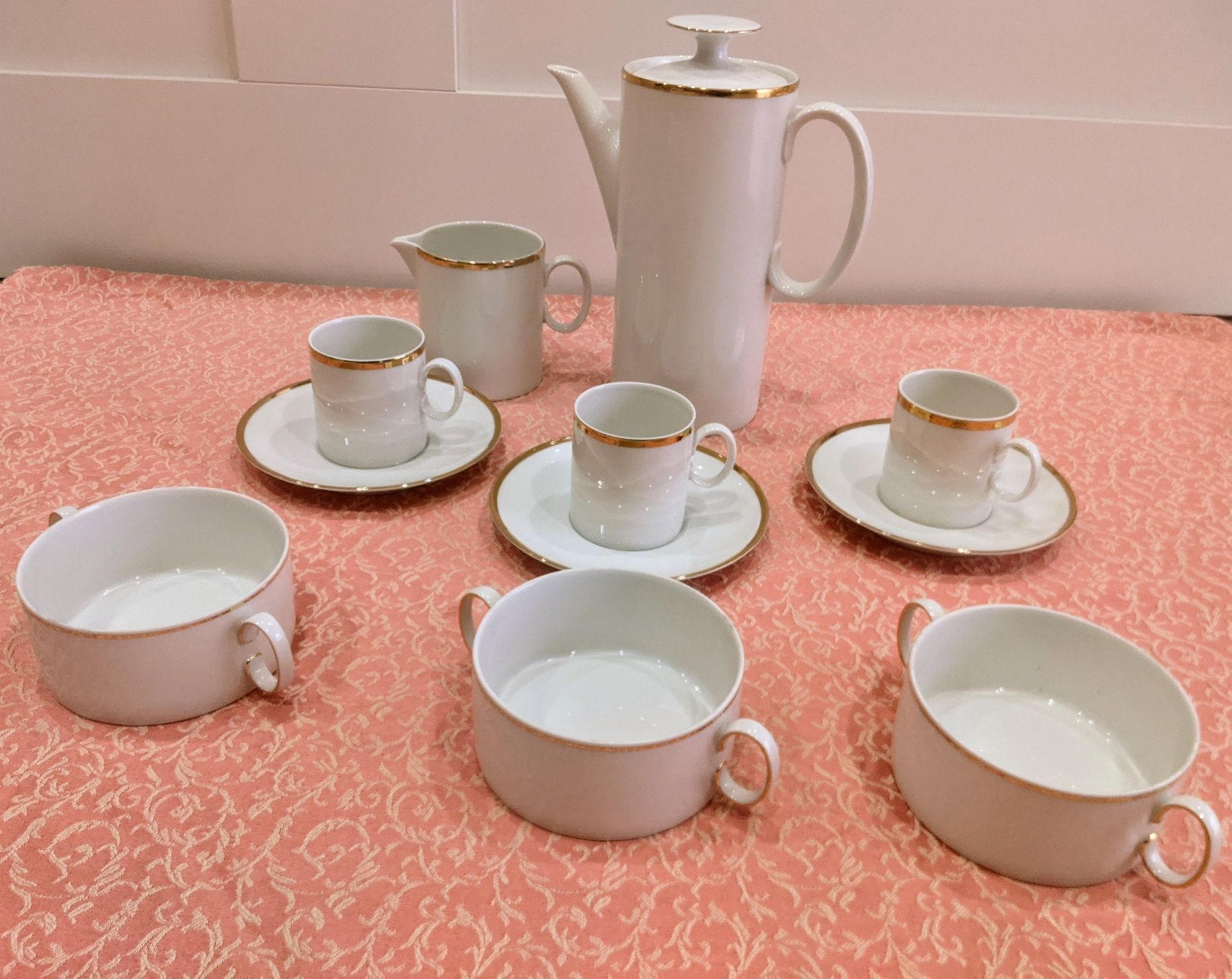 Антикварный белый фарфор "Mocha Cups Thomas Porcelain".