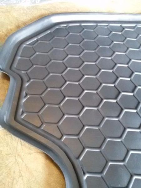 Модельный коврик в багажник для Mazda 3 6 2002-2018г (Avto-Gumm)