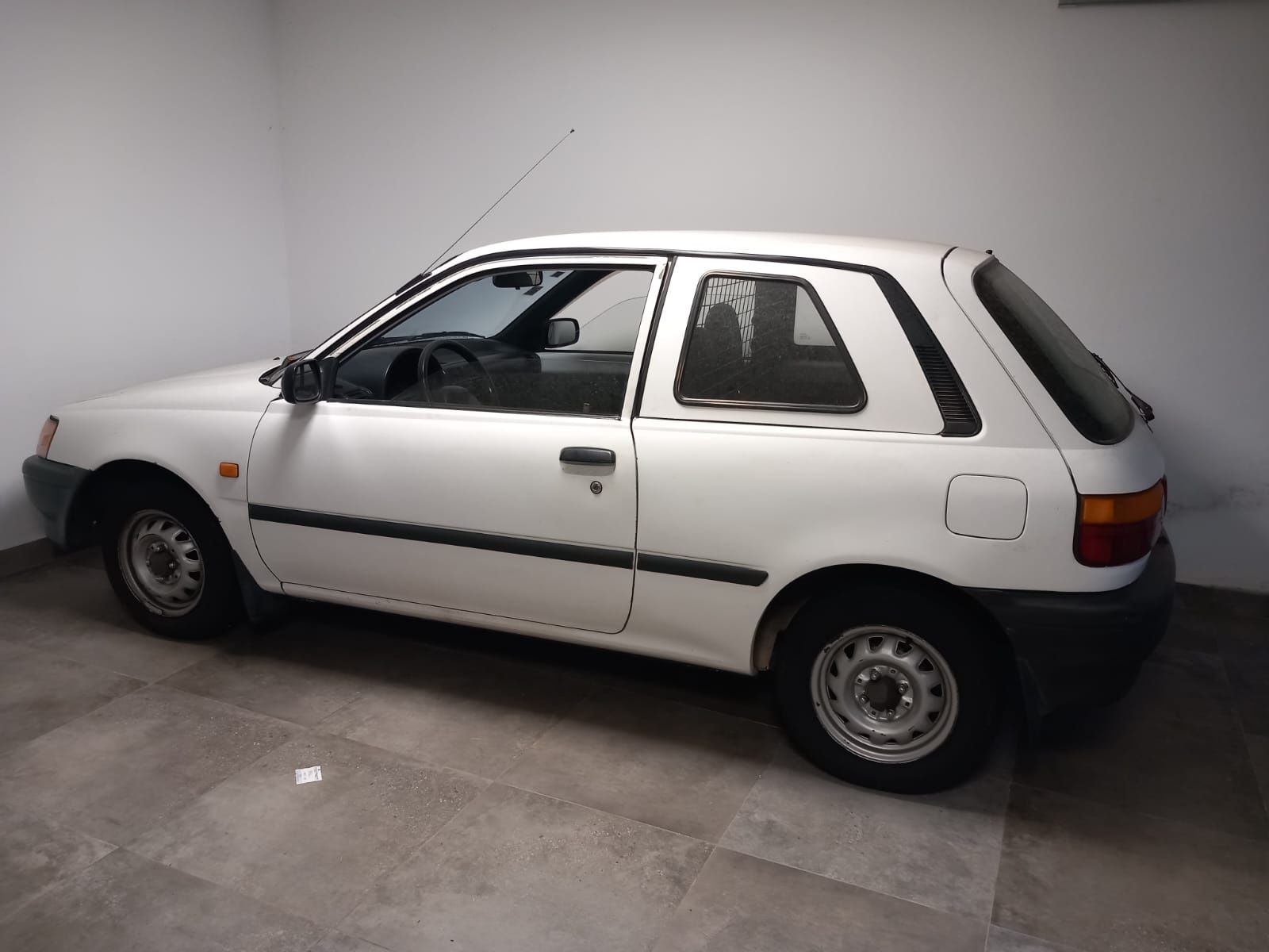 Toyota Starlet 2 lugares