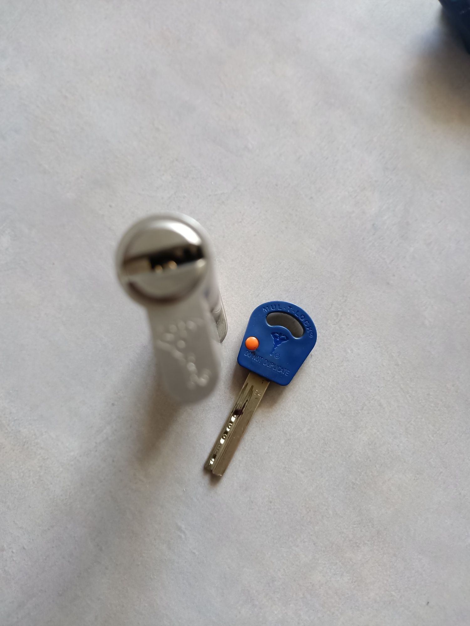 Лічинка замка Mul t lock двері вхідні