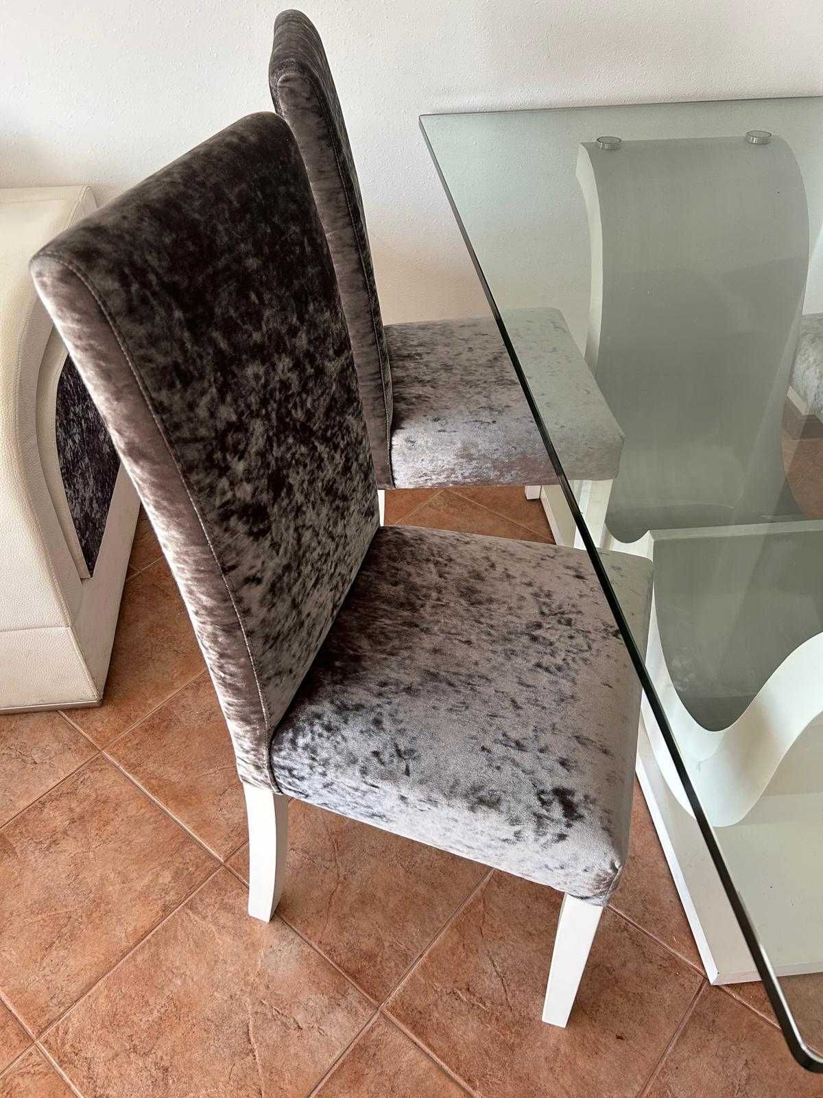 Conjunto de Mesa de Jantar com 4 Cadeiras + Mesa de Centro Estofada