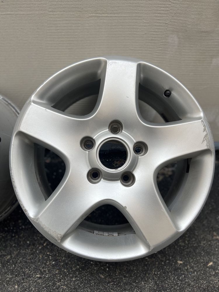 Оригінальні легкосплавні диски VW R17 / 5x130