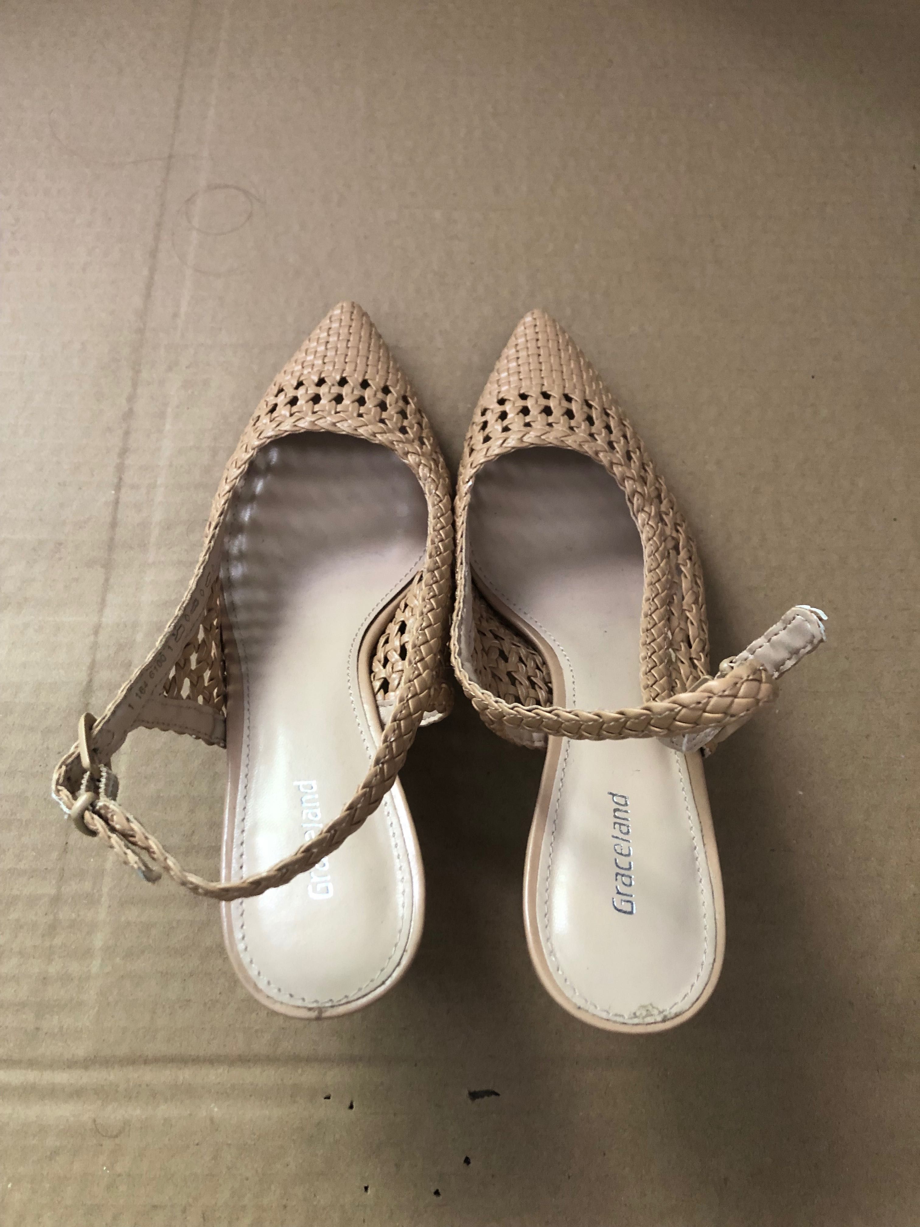 Sapato feminino com saltinho Graceland