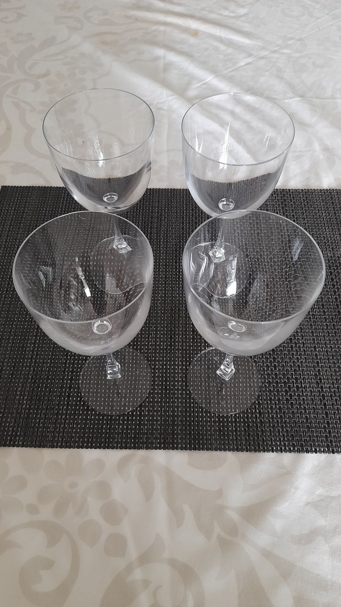 4 Copos de Agua de Cristal