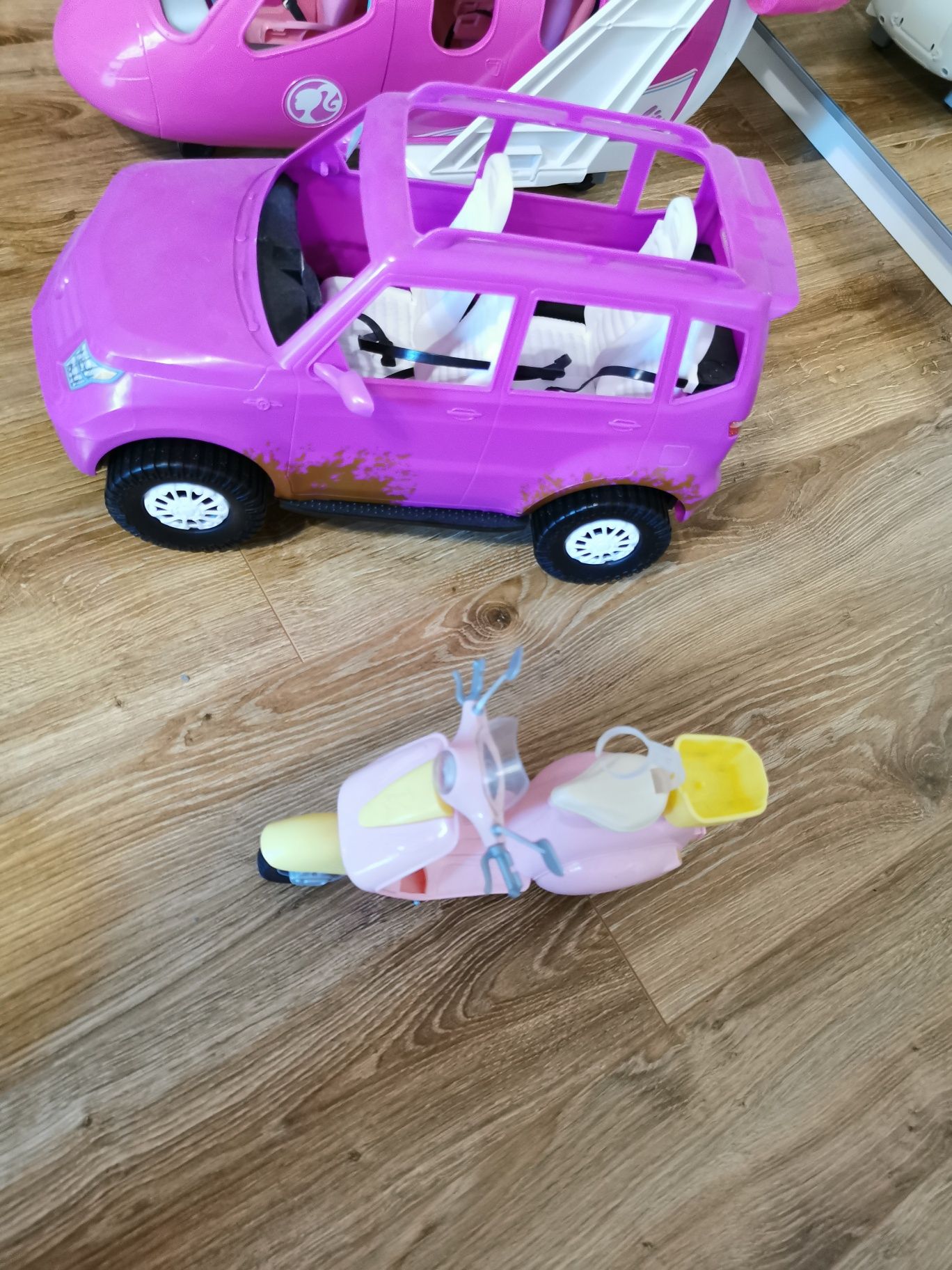 Barbie domek samolot auto skuter prysznic ognisko