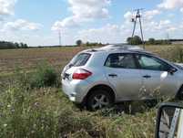 tyl kompletny z drzwiami caly auris 1  5 drzwi