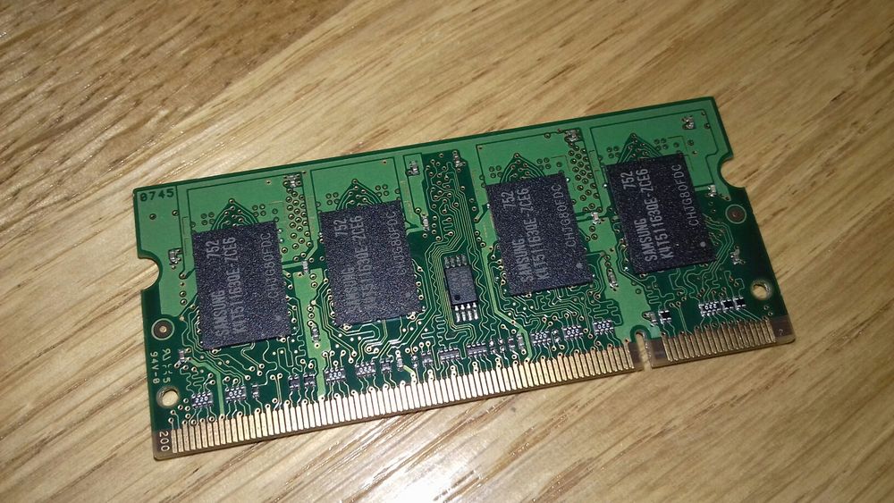 Память оперативная DDR2 SO-DIMM Samsung 512Mb 2Rx16 PC2-5300S-555-12
