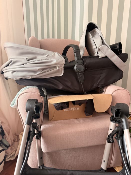 Conjunto carrinho, ovo e alcofa de Bebé KINDERKRAFT Moov 2 XL NOVO
