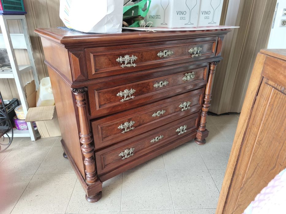 Cómoda vintage bom estado