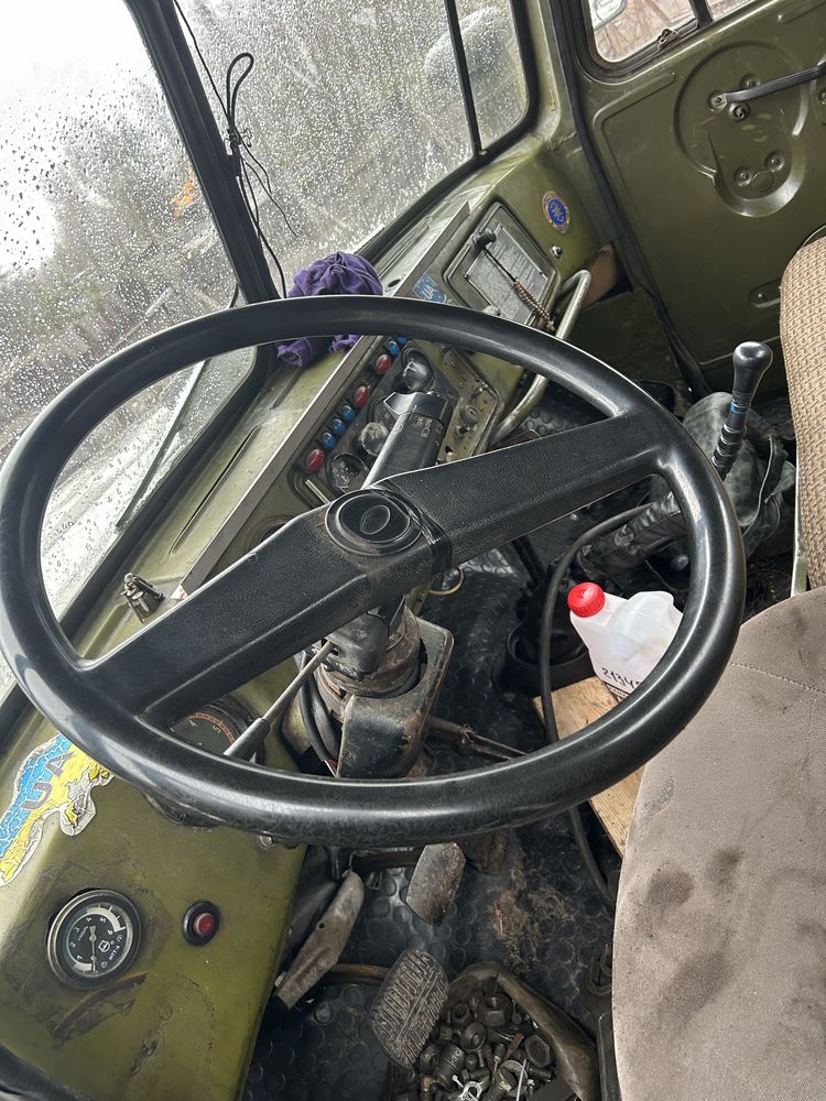 Лісовоз Урал з розпуском