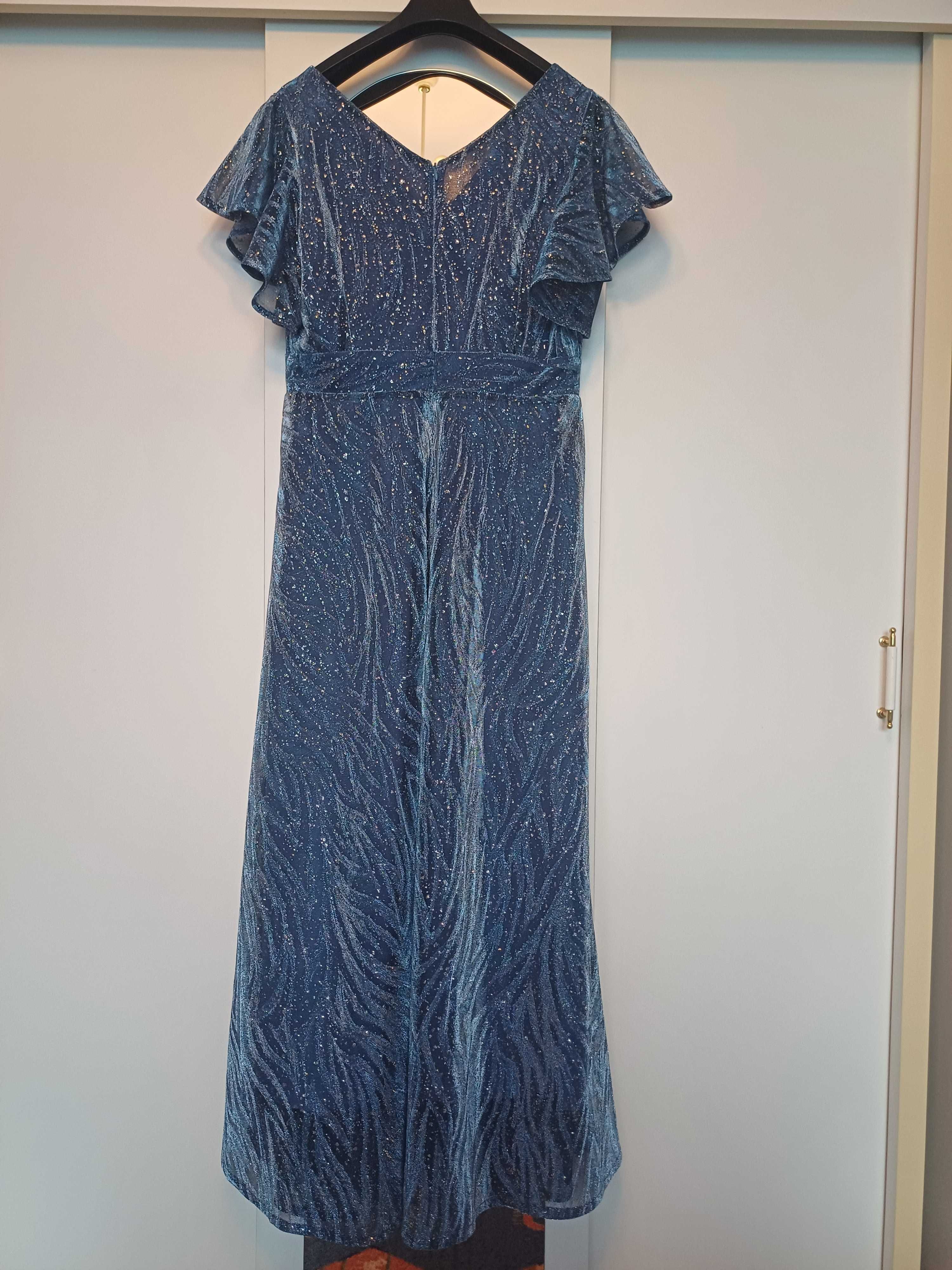 Elegancka, efektowna sukienka 46