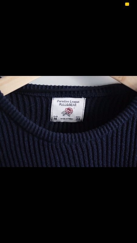 Granatowy sweter z Pull&Bear
