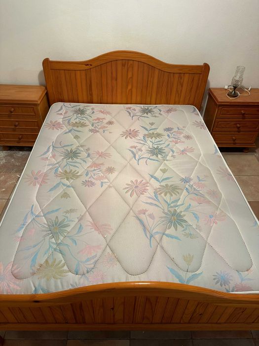 Quarto completo em madeira