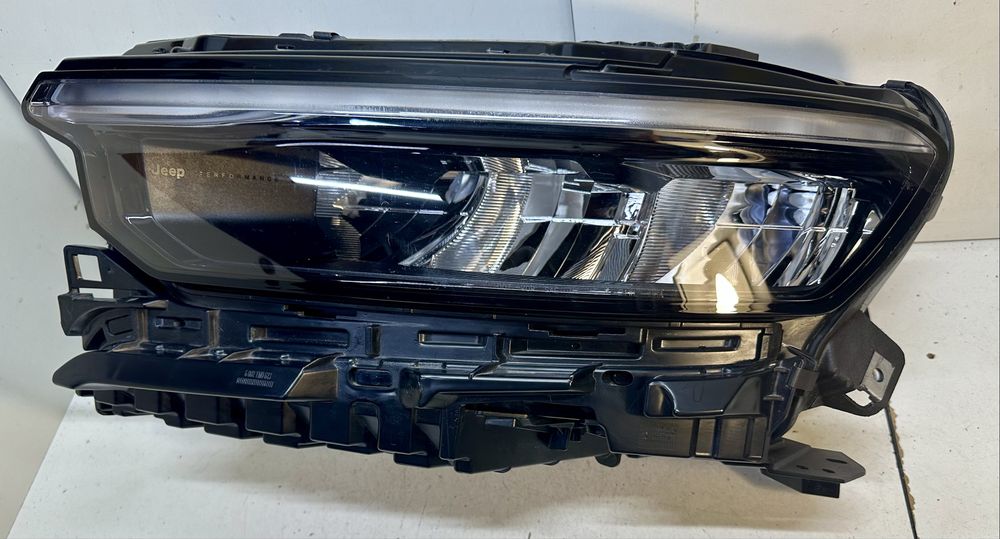 Фара ліва Jeep Grand Cherokee 2021 2022 2023 USA