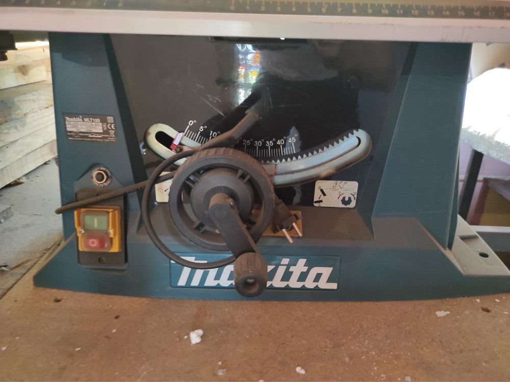 Циркулярная пила Makita MLT100