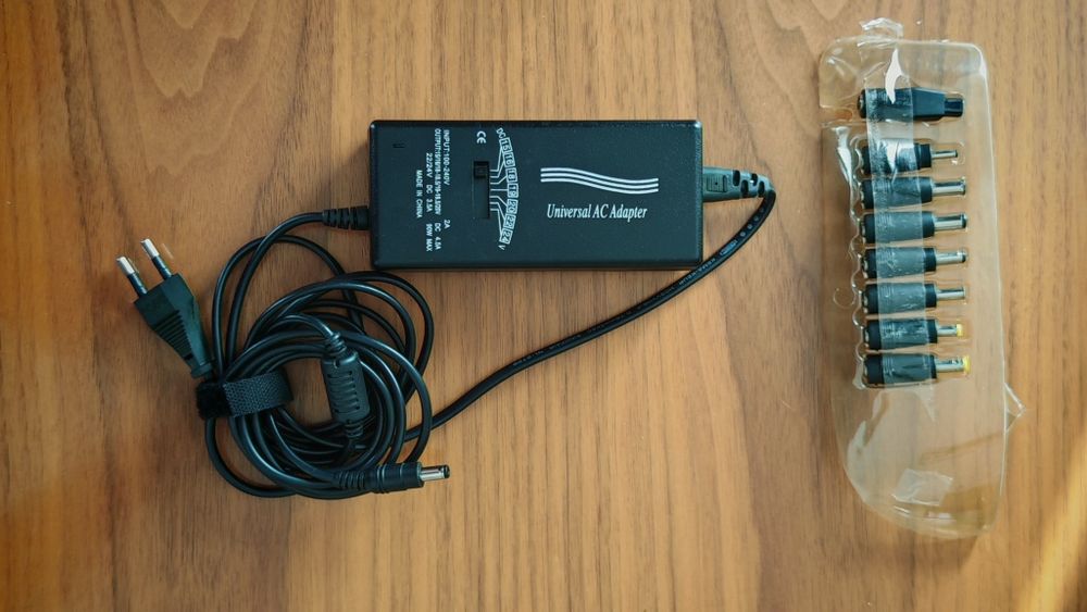 Zasilacz uniwersalny do laptopa 15-24V 8 końcówek