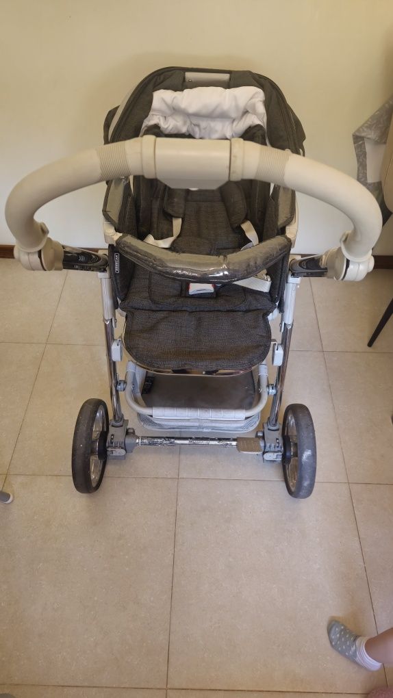 Carrinho de bebé da bebecar