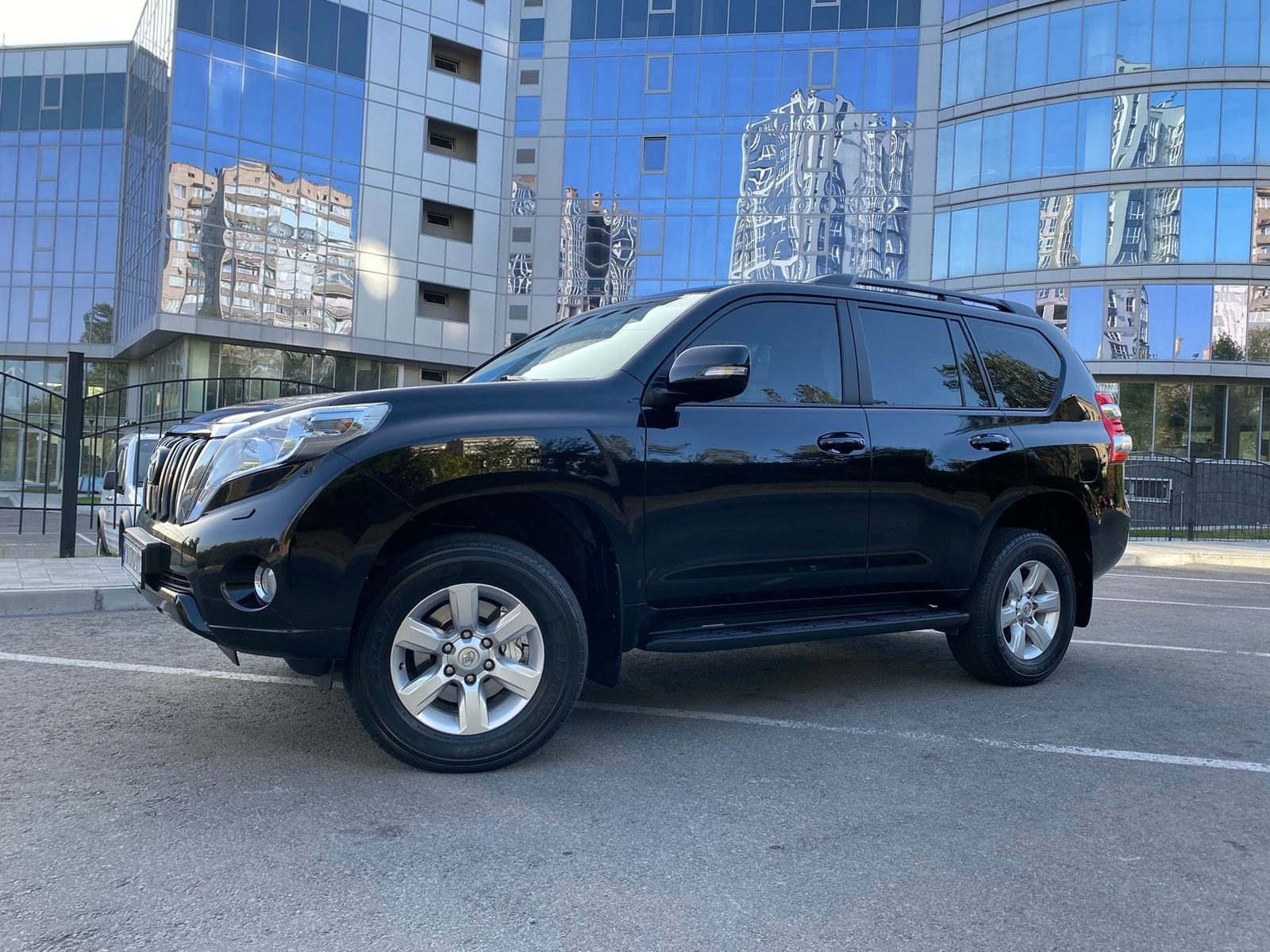 Продам Toyota Land Cruiser PRADO 2014