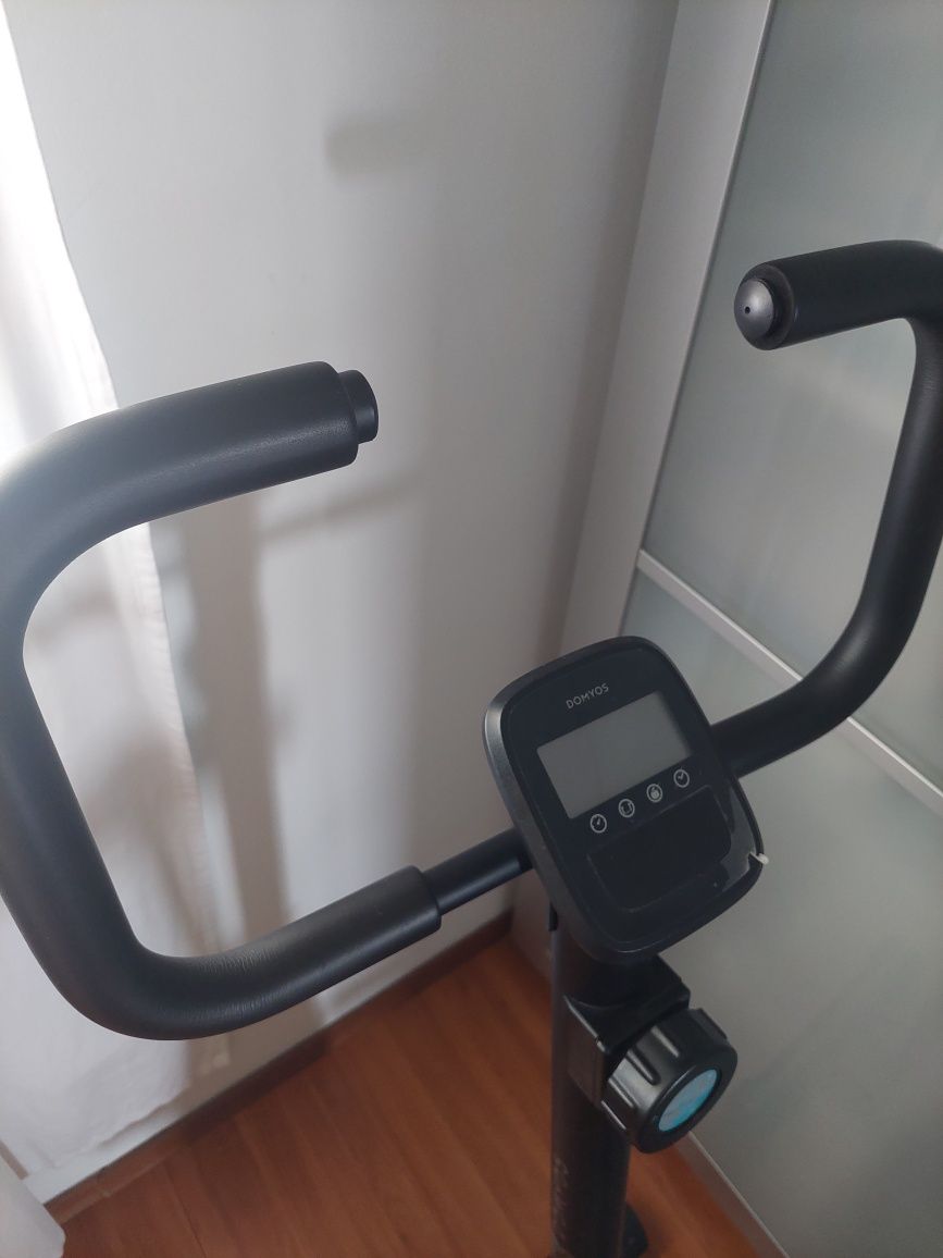 Bicicleta estática Essential Decathlon
