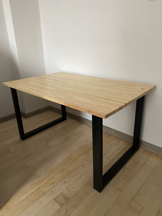 Журнальний стіл в стилі лофт