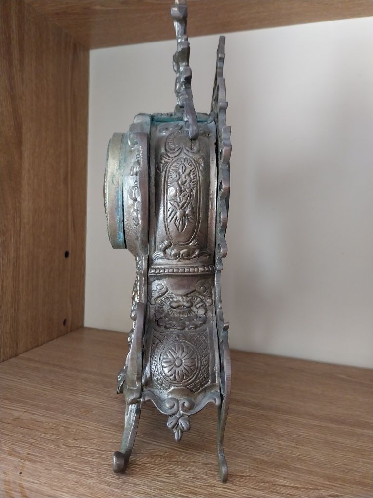 Relógio de mesa em bronze dourado